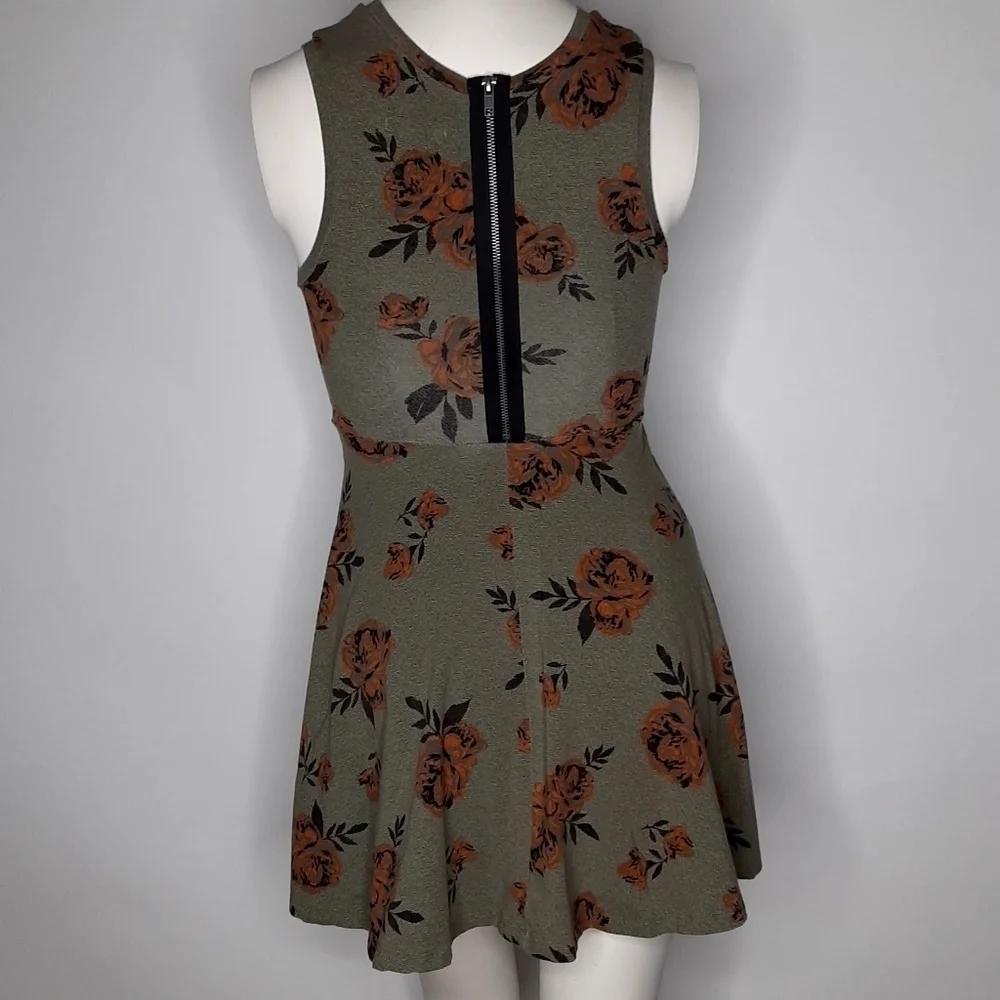 Van's floral skater dress sz xs - Picture 5 of 6